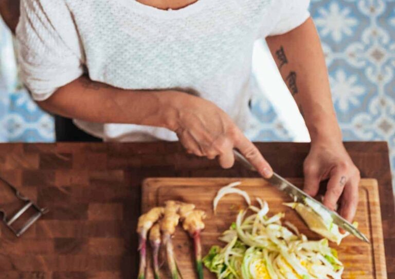 How to Shred and what is Shredding when cooking? Hangry Recipes