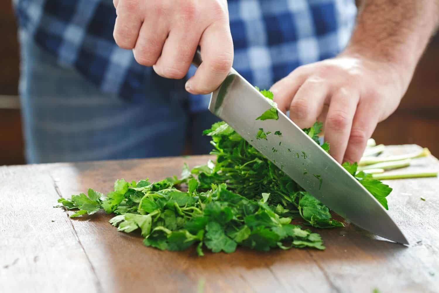 How to Chop and what does it mean to chop when cooking?