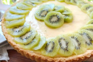 Sweet and Fruity Kiwi And Lime Pie