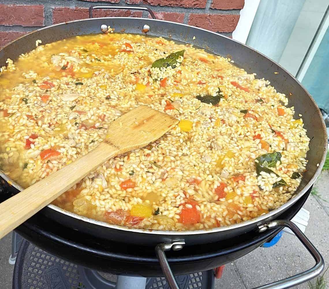 Paella on Skottel Braai